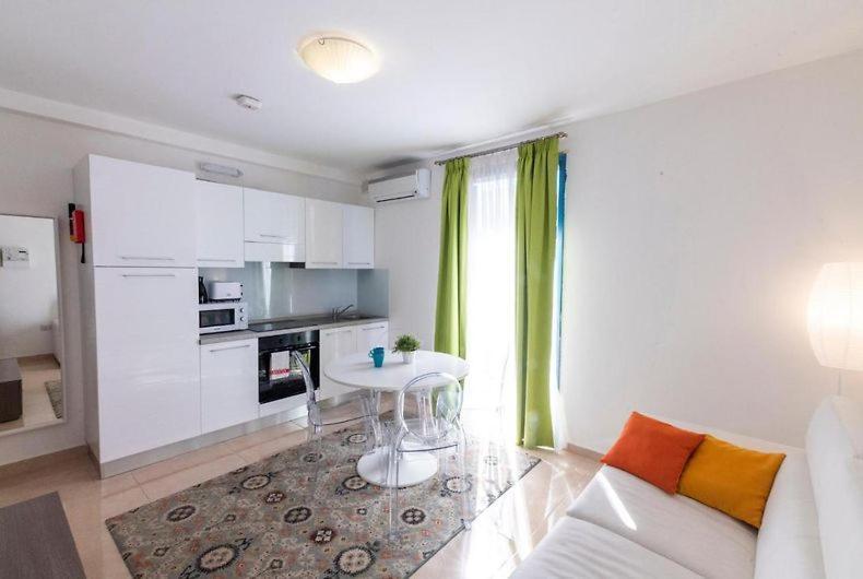 The Caves Apartments Saint Julian's 外观 照片