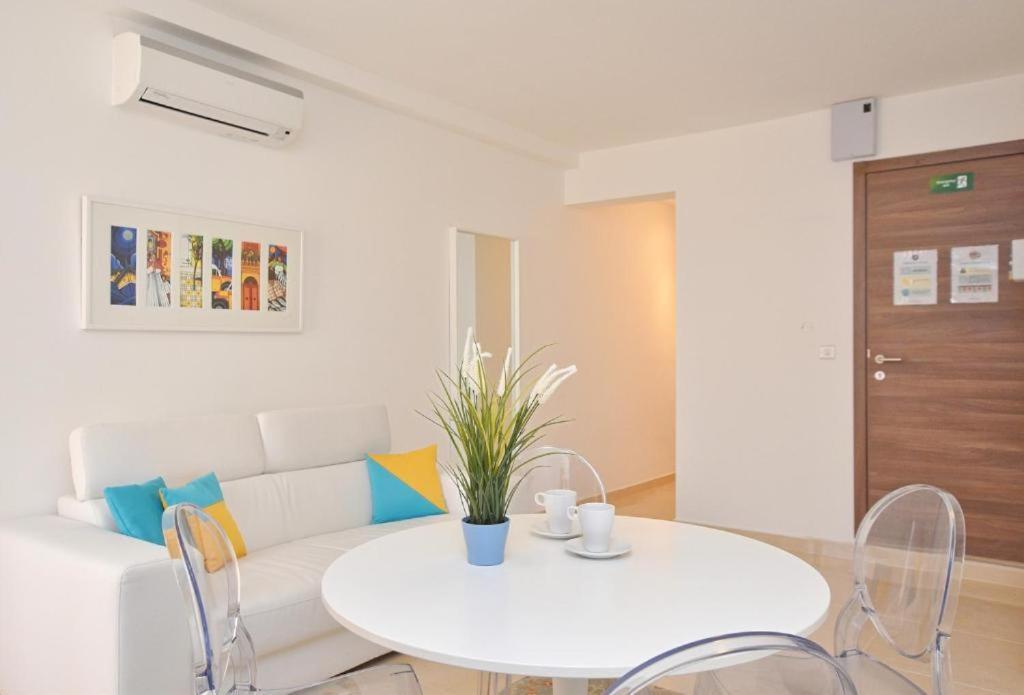 The Caves Apartments Saint Julian's 外观 照片