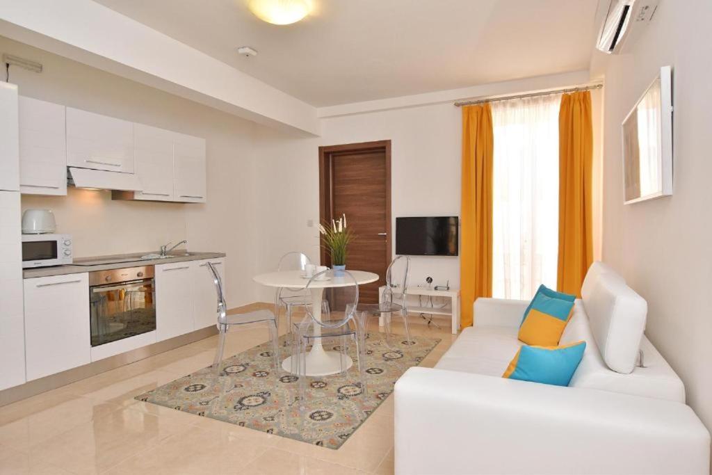 The Caves Apartments Saint Julian's 外观 照片